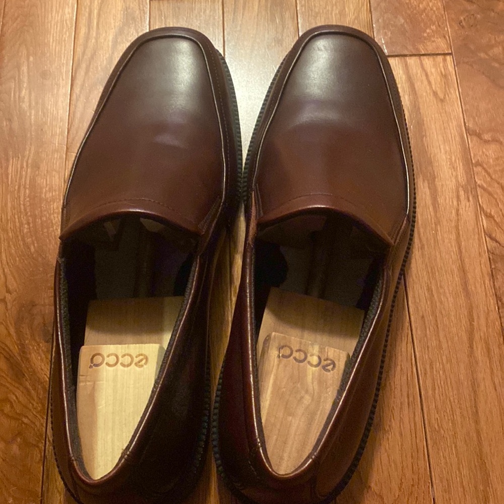 Ecco size 46 reddish color